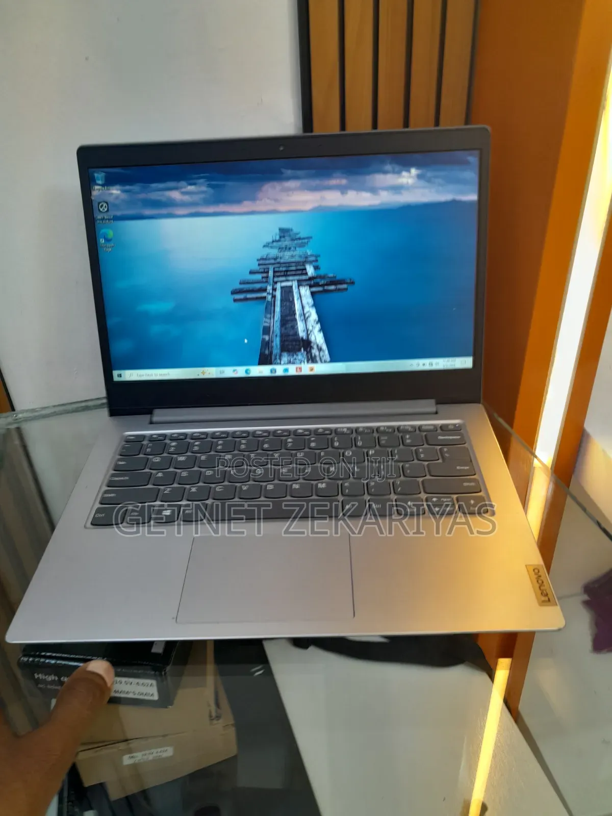 New Laptop Lenovo IdeaPad 110 4GB AMD A6 SSD 72GB