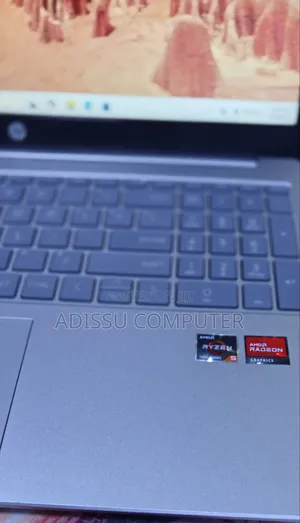 New Laptop HP Pavilion TouchSmarT 15 8GB Intel Core i5 SSD 512GB