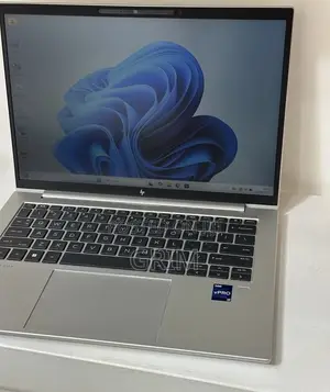 Laptop HP EliteBook 840 G10 16GB Intel Core i7 SSD 512GB