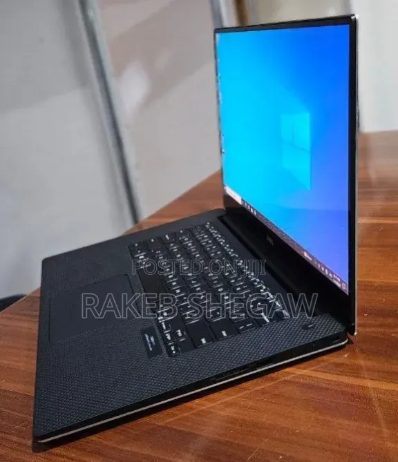 New Laptop Dell XPS 15 16GB Intel Core i7 SSD 512GB