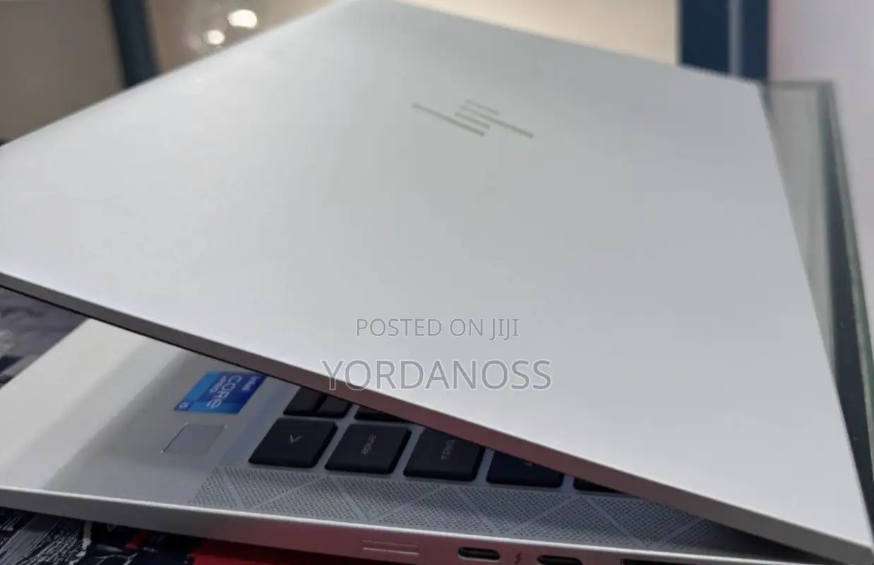New Laptop HP EliteBook 840 G8 16GB Intel Core i5 SSD 512GB