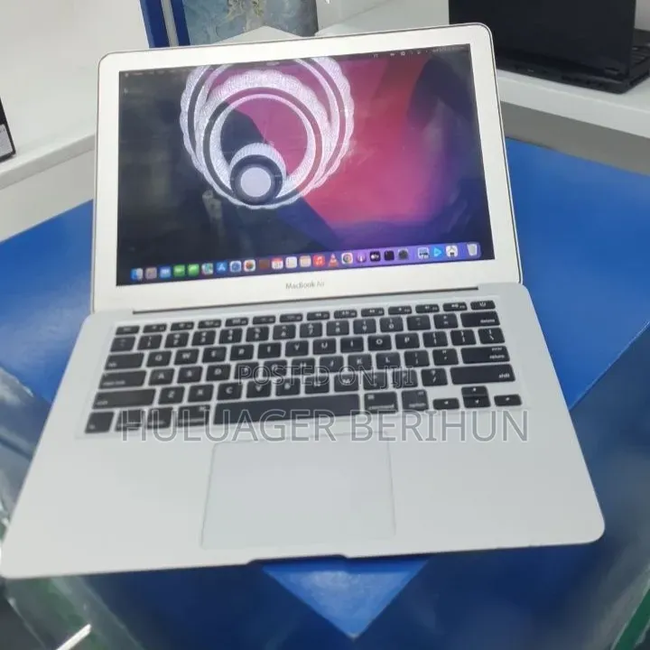New Laptop Apple MacBook Air 2017 8GB Intel Core i7 SSD 128GB