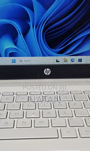 New Laptop HP Pavilion 15 8GB Intel Core i5 HDD 1T