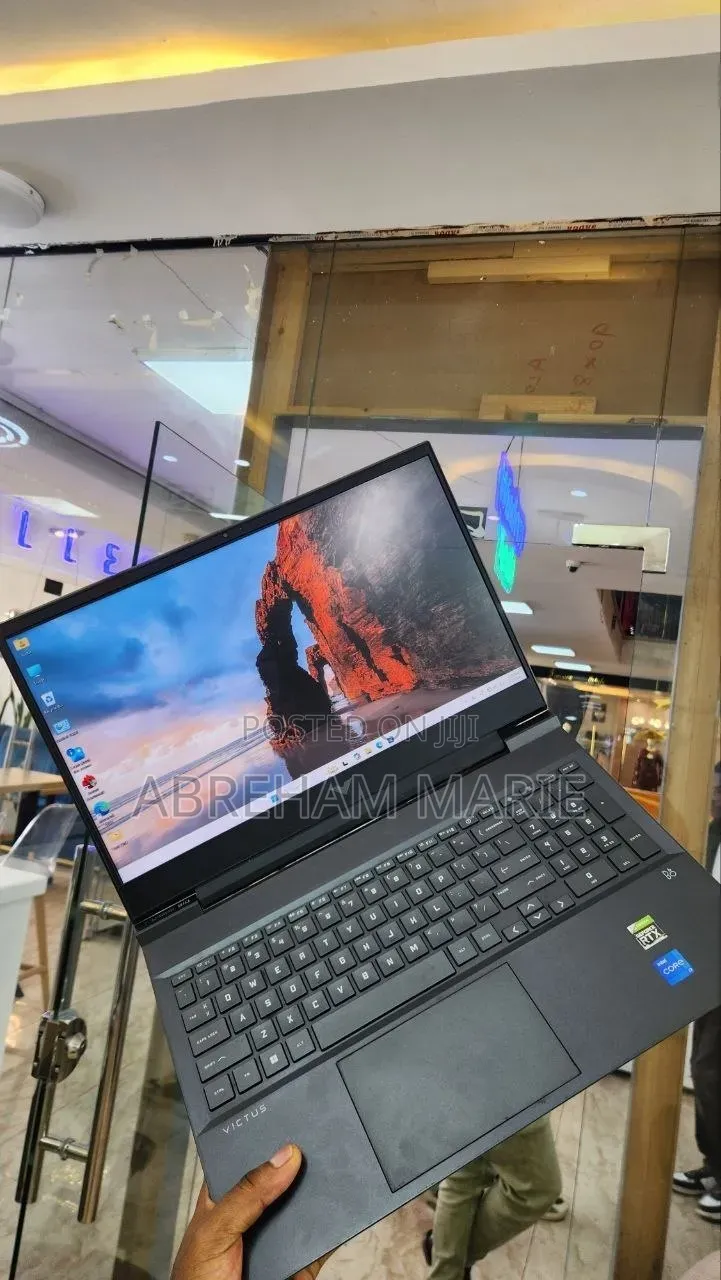 New Laptop HP Victus 16 16GB Intel Core i7 SSD 512GB