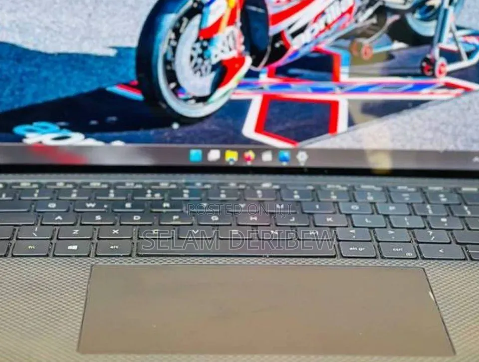 New Laptop Dell Precision 5560 16GB Intel Core i7 SSD 512GB