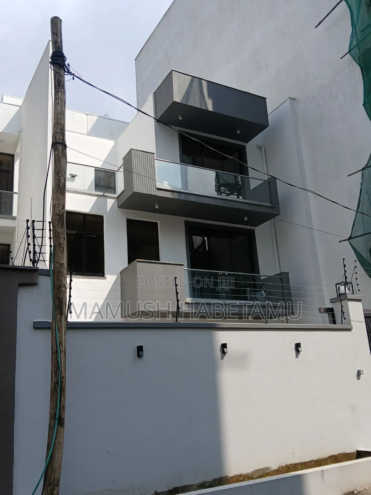 Furnished 6bdrm Townhouse/Terrace in የግል, Nifas Silk-Lafto for sale