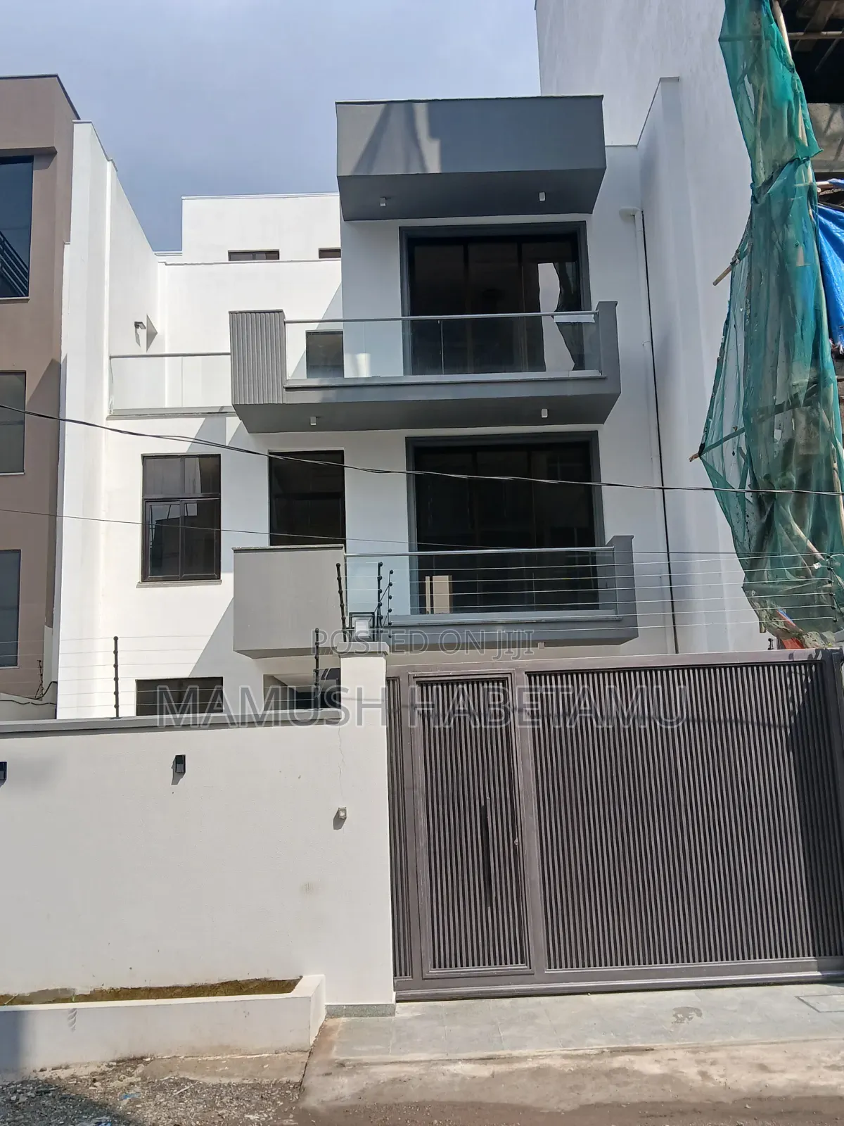 Furnished 6bdrm Townhouse/Terrace in የግል, Nifas Silk-Lafto for sale