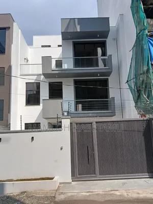 Furnished 6bdrm Townhouse/Terrace in የግል, Nifas Silk-Lafto for sale
