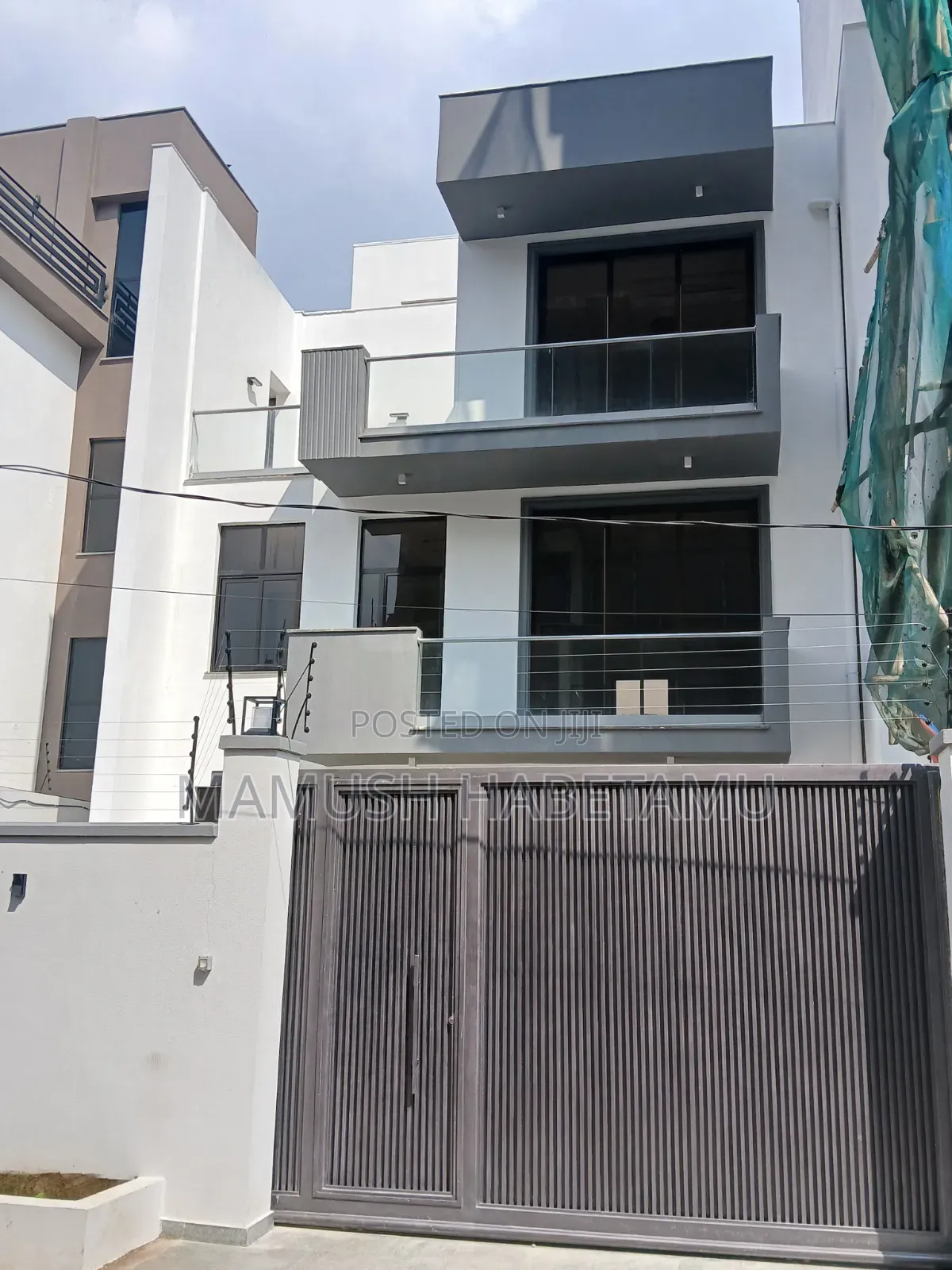 Furnished 6bdrm Townhouse/Terrace in የግል, Nifas Silk-Lafto for sale