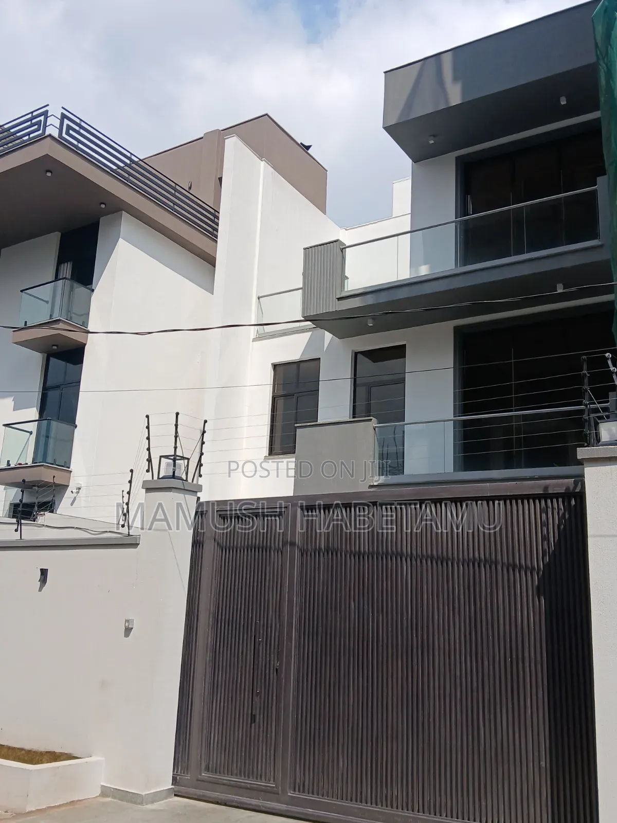Furnished 6bdrm Townhouse/Terrace in የግል, Nifas Silk-Lafto for sale