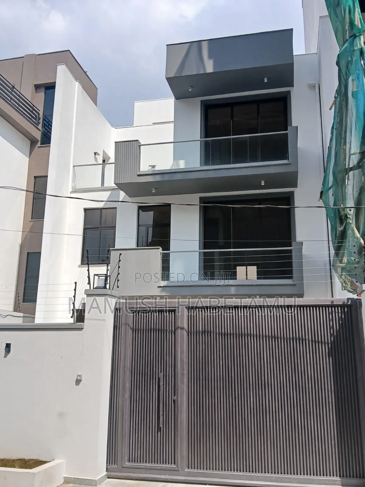 Furnished 6bdrm Townhouse/Terrace in የግል, Nifas Silk-Lafto for sale
