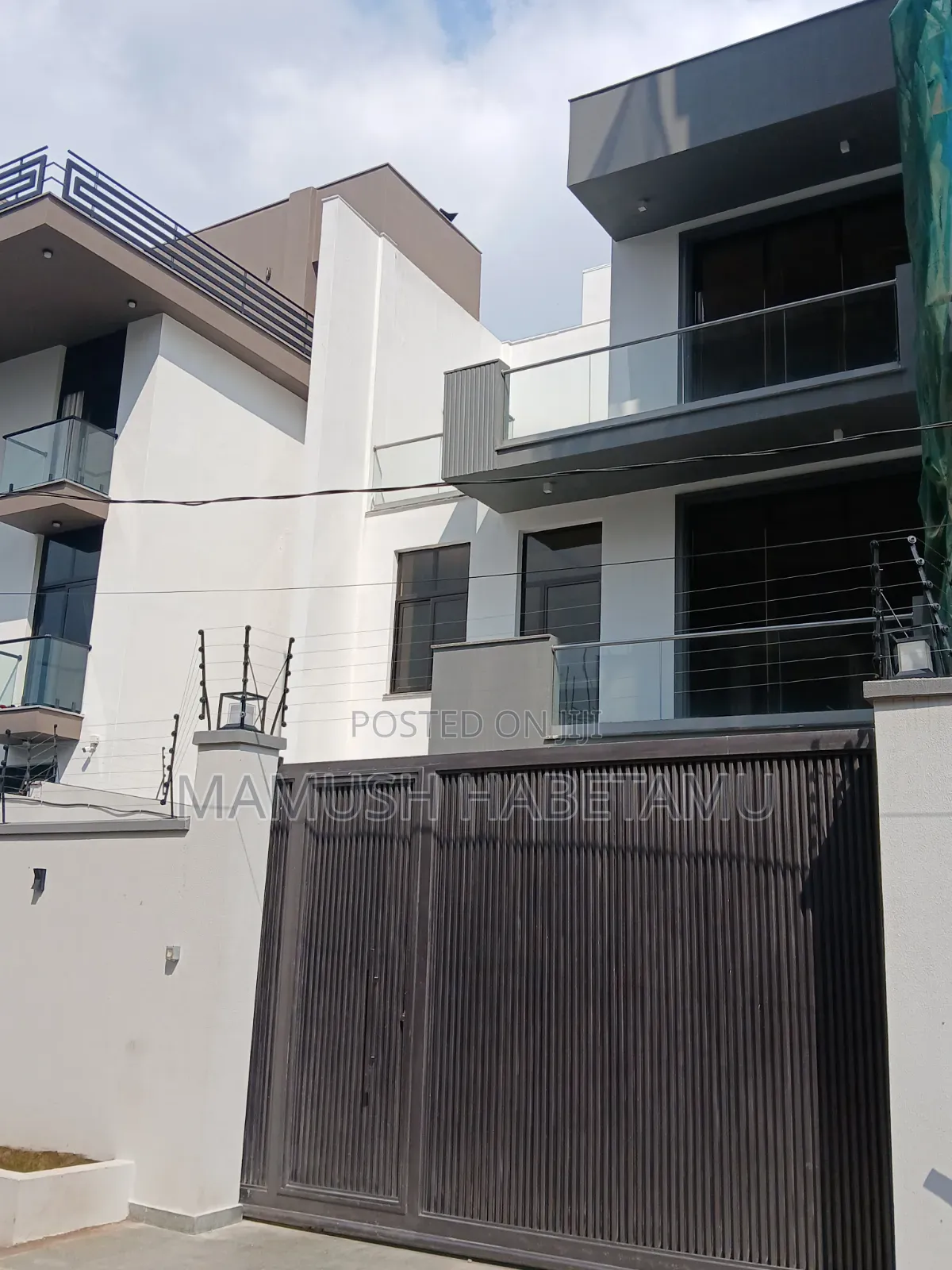 Furnished 6bdrm Townhouse/Terrace in የግል, Nifas Silk-Lafto for sale