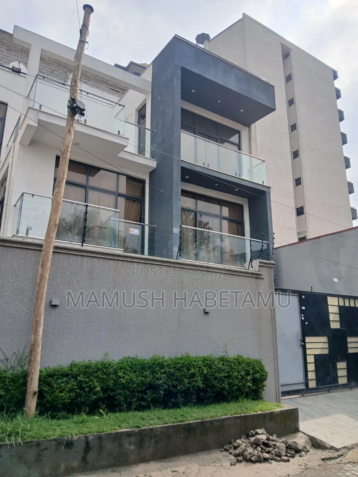 Furnished 8bdrm Townhouse/Terrace in የግል, Nifas Silk-Lafto for sale