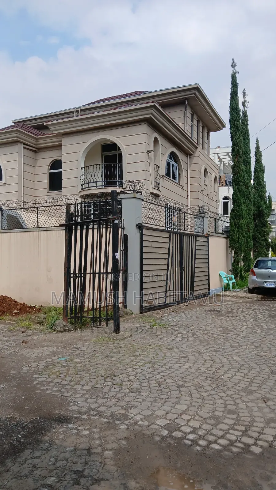 Furnished 8bdrm Townhouse/Terrace in የግለሰብ, Nifas Silk-Lafto for sale