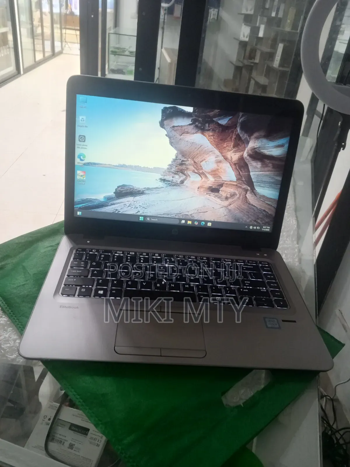 New Laptop HP EliteBook 840 8GB Intel Core i5 SSD 256GB
