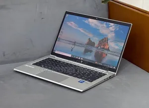 New Laptop HP EliteBook 830 G8 8GB Intel Core i5 SSD 512GB