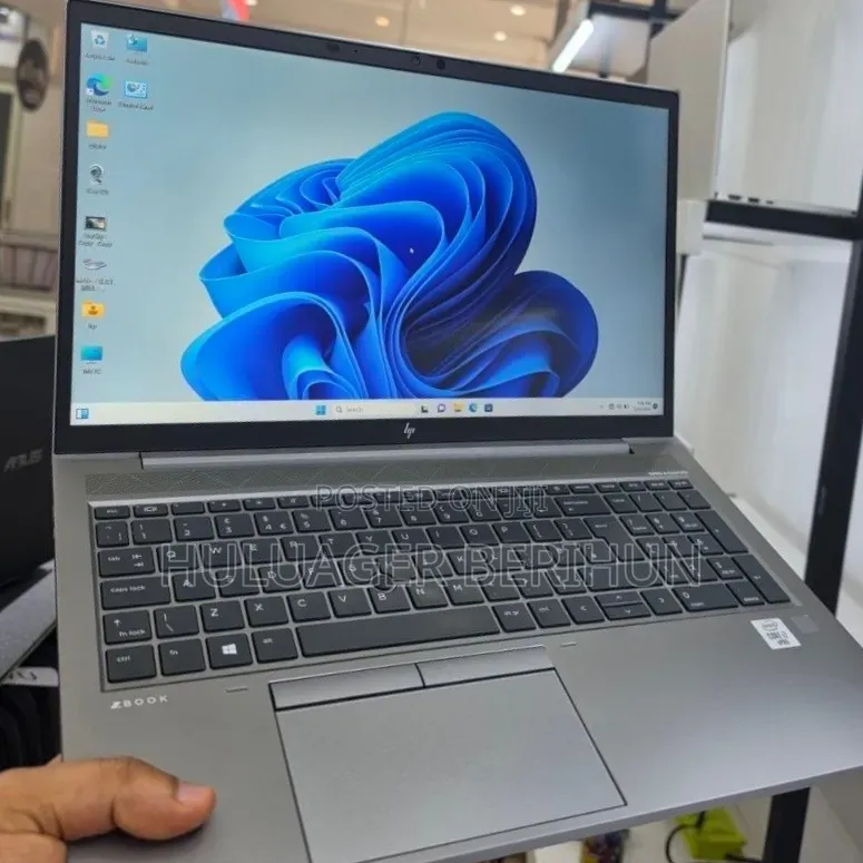 New Laptop HP ZBook 14 16GB Intel Core i7 SSD 512GB