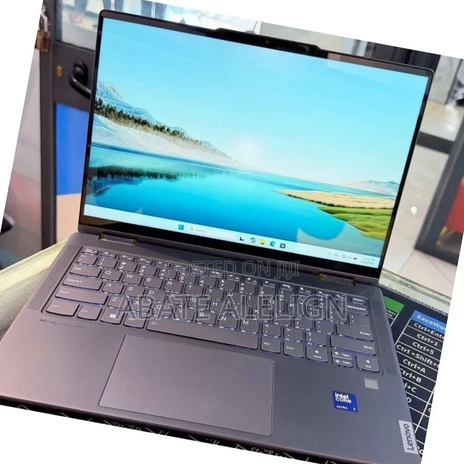 New Laptop Lenovo Yoga 7i 16GB Intel Core Ultra 7 SSD 512GB