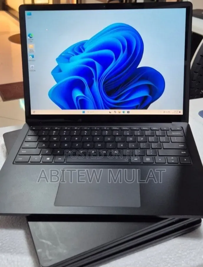 New Laptop Microsoft Surface Laptop 3 16GB Intel Core i5 SSD 256GB