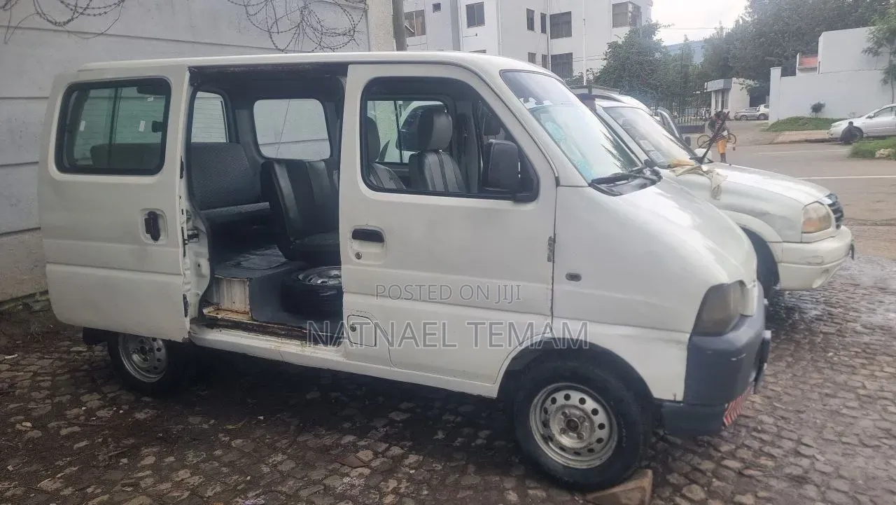Suzuki Super Carry 2000 White