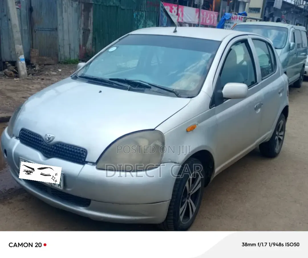 Toyota Vitz 2001 Silver