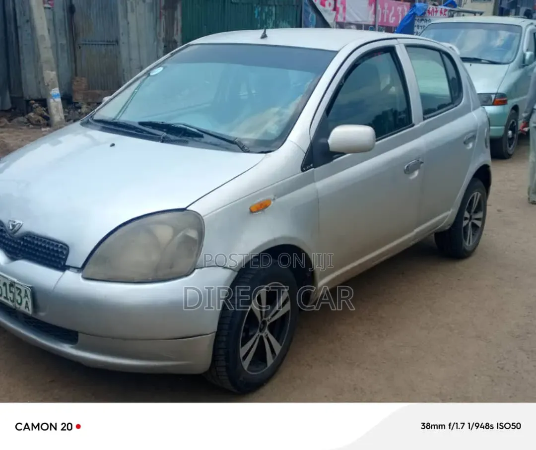 Toyota Vitz 2001 Silver