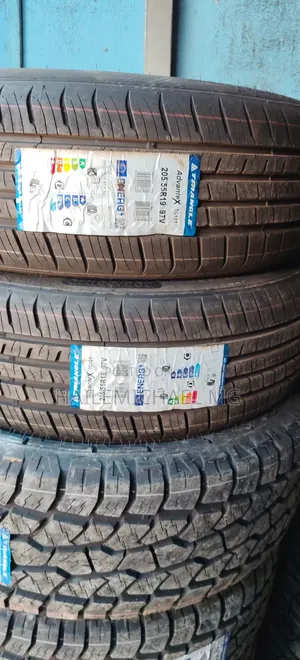 205 55 R19 Peugeot 5008 Car Tyre Triangle