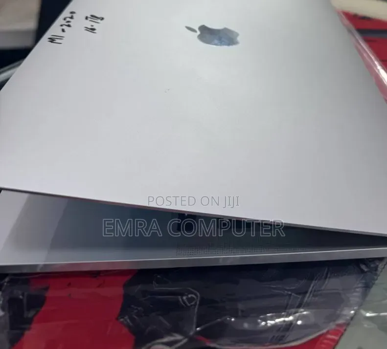 New Laptop Apple MacBook Air 2020 M1 8GB Apple M1 SSD 256GB