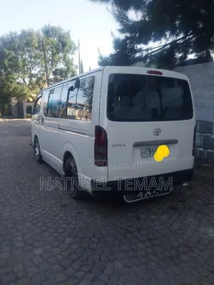 Toyota HiAce 2007 White