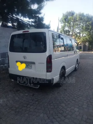 Toyota HiAce 2007 White