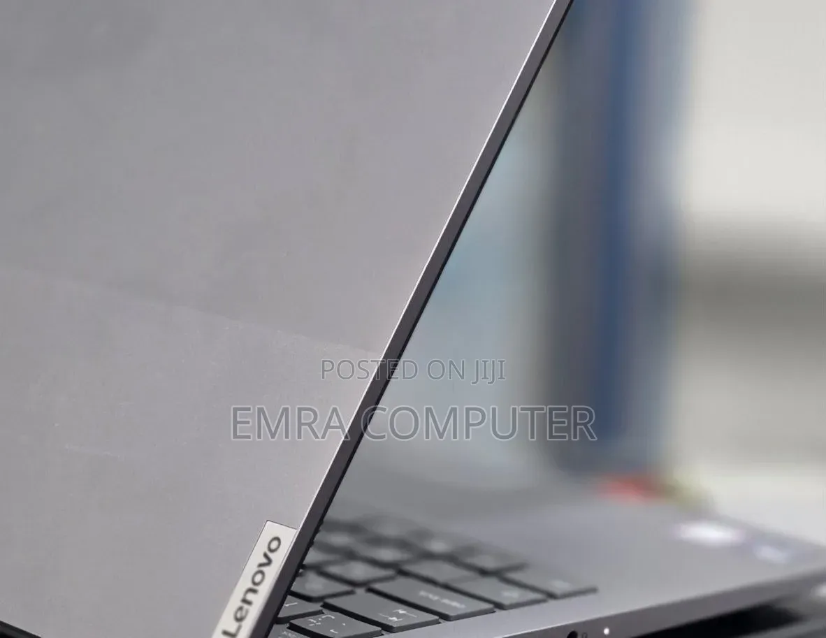 New Laptop Lenovo 8GB Intel Core i5 SSD 512GB