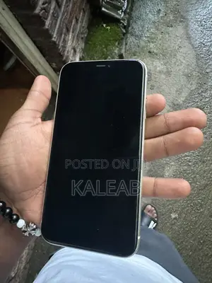 Apple iPhone 11 64 GB White
