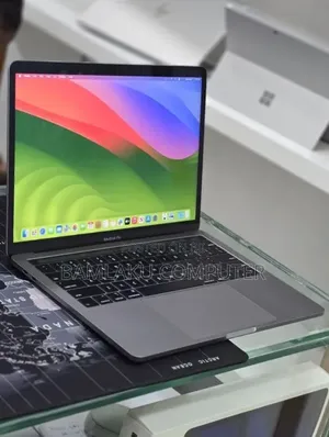 New Laptop Apple MacBook Pro 2020 M1 8GB Apple M1 Pro SSD 256GB