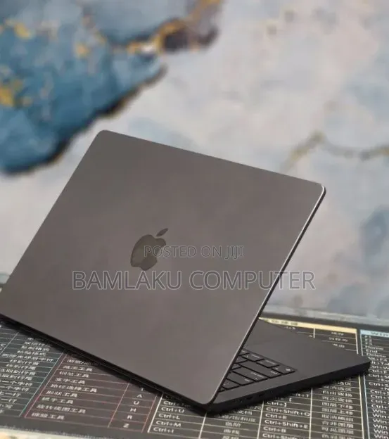 New Laptop Apple MacBook Pro 2024 M4 16GB Apple M4 Pro SSD 512GB