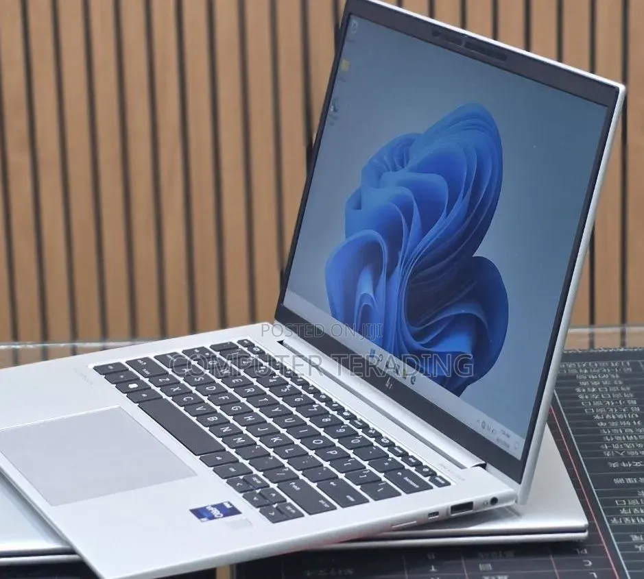 New Laptop HP EliteBook 840 G10 16GB Intel Core i7 SSD 512GB