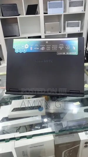 New Laptop Gigabyte GAMING A16 16GB Intel Core i7 SSD 1T