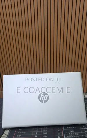 New Laptop HP 550 8GB Intel Core i5 SSD 512GB