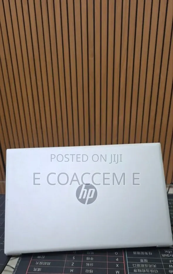 New Laptop HP 550 8GB Intel Core i5 SSD 512GB