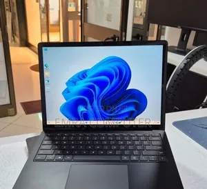 New Laptop Microsoft Surface 16GB Intel Core i7 SSD 256GB