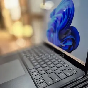 New Laptop Microsoft Surface 16GB Intel Core i7 SSD 256GB