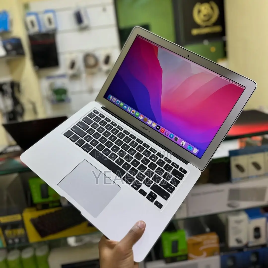 Laptop Apple MacBook 2017 8GB Intel Core i5 SSD 128GB