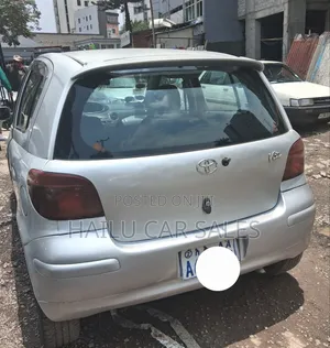 Toyota Vitz 2002 Silver