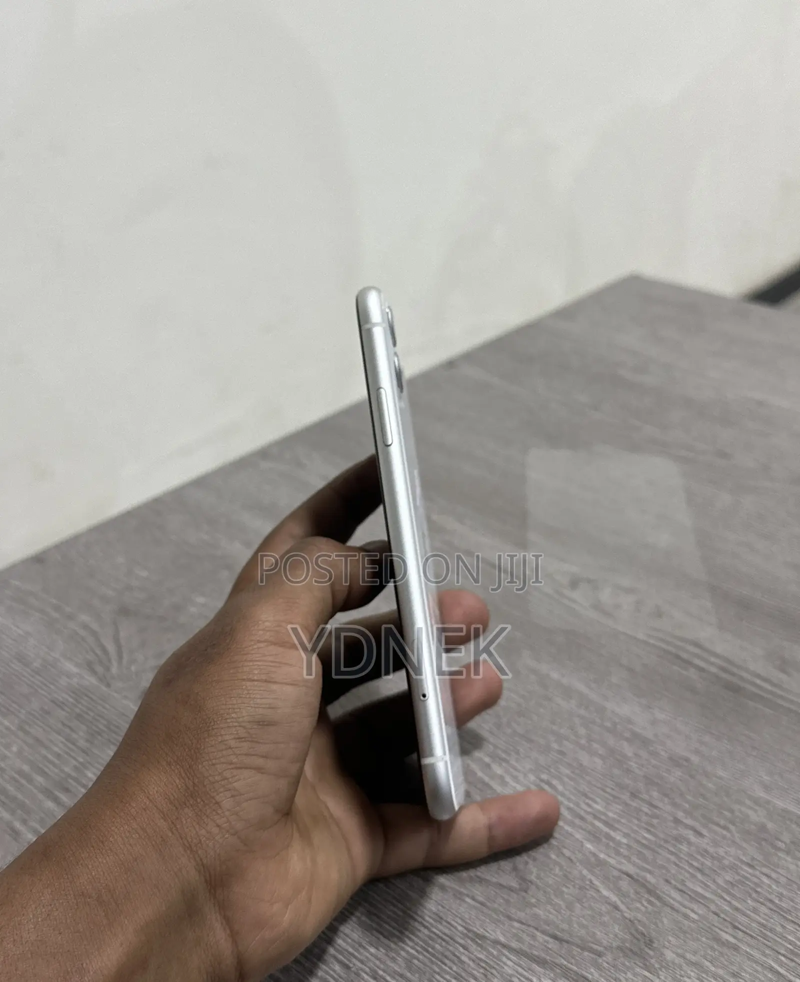 Apple iPhone 11 64 GB White