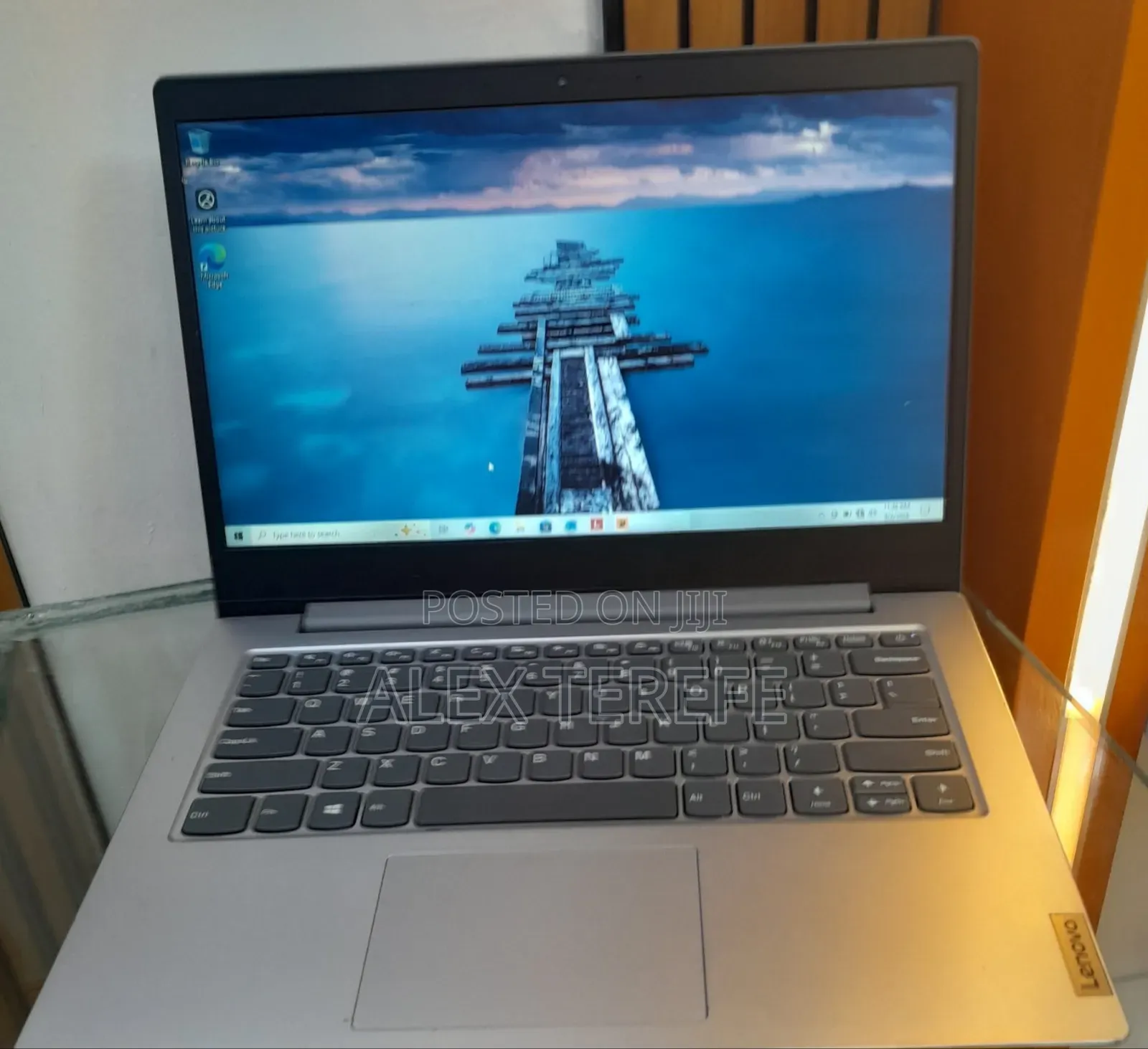 New Laptop Lenovo IdeaPad 1 4GB Intel Core M SSD 48GB