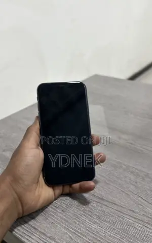 Apple iPhone 11 64 GB Black