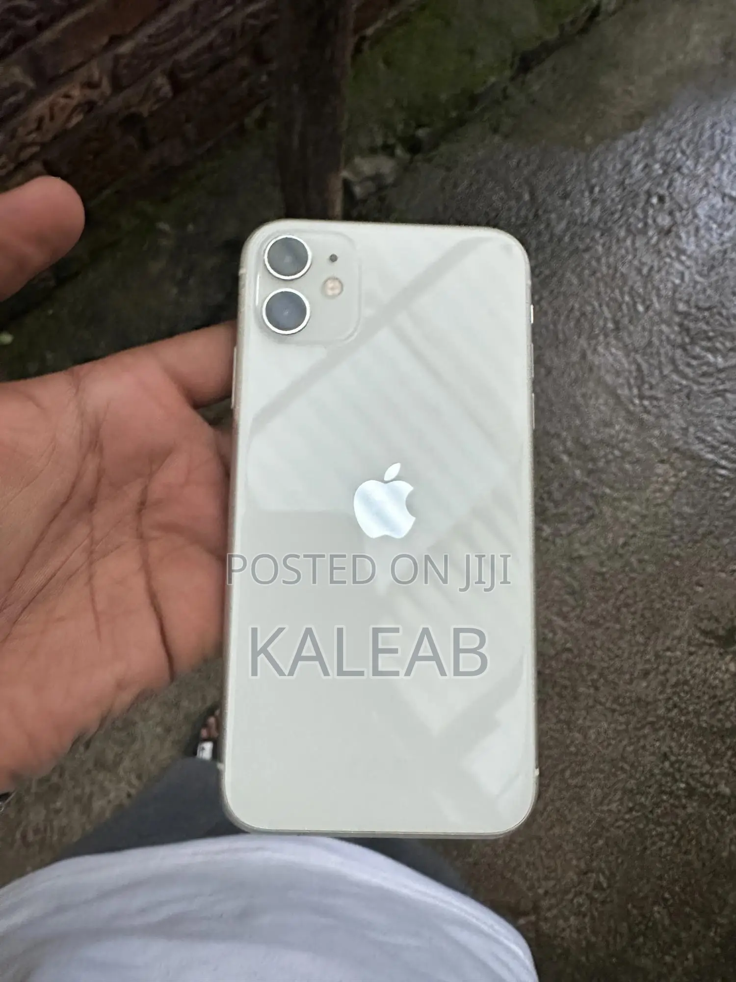 Apple iPhone 11 64 GB White