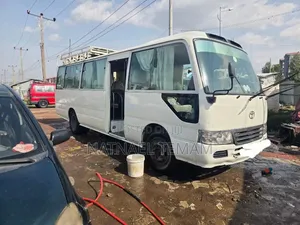 Toyota HiAce 2008 White