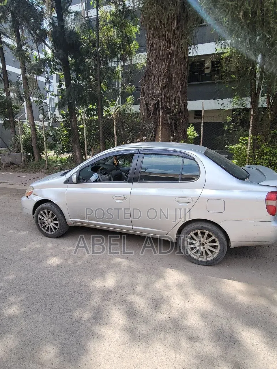 Toyota Platz 2001 Silver