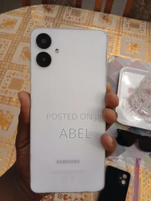 Samsung Galaxy A06 128 GB White