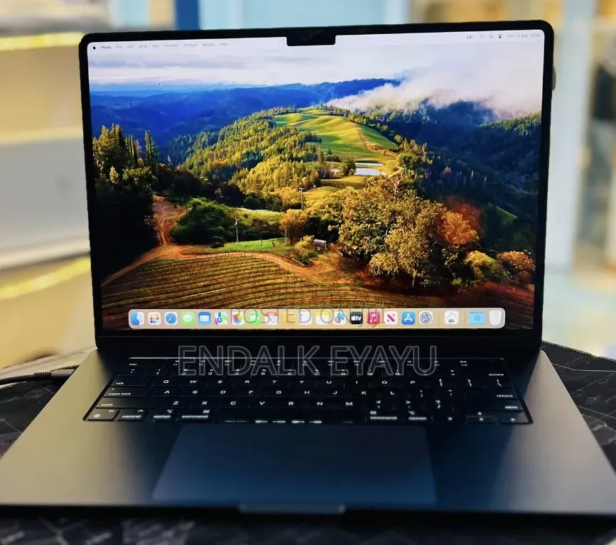 New Laptop Apple MacBook Air 2024 M3 8GB Apple M3 SSD 256GB